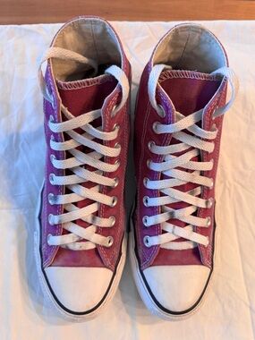 Converse Chuck Taylor All Star High Top size 7M/ 9W